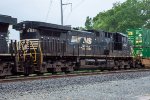 NS 4621 trails on an eastbound intermodal 